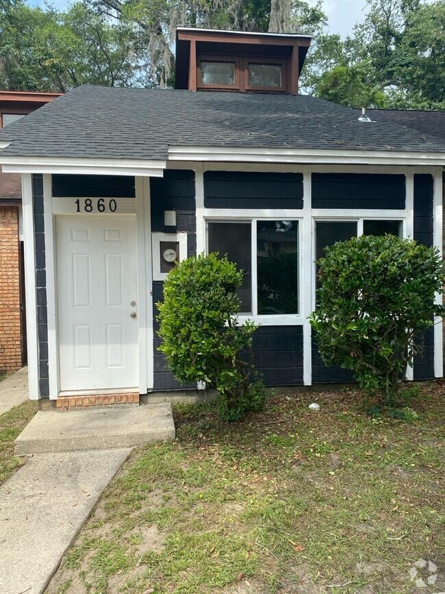 Building Photo - 1860 Nekoma Ct Rental