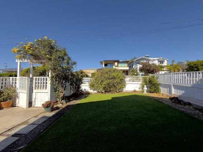 Photo - 731 Beryl St