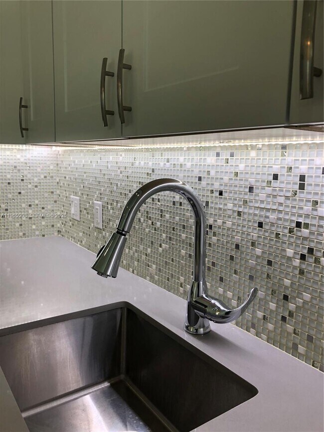 Photo - 1618 Michigan Ave Unit 28