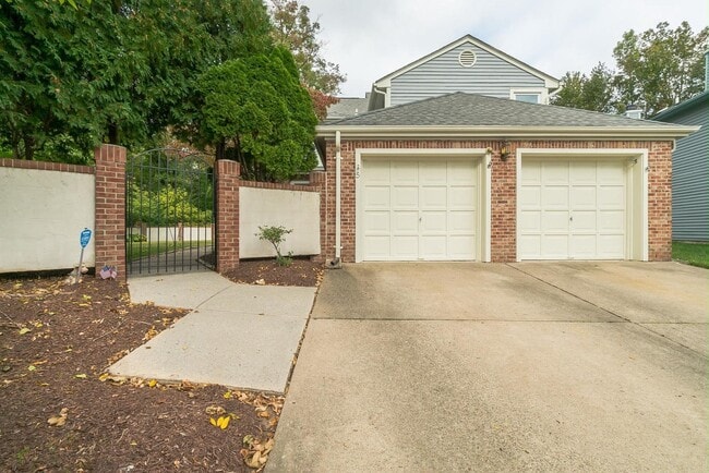 Building Photo - 5 Nottingham Cir