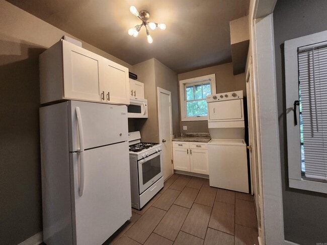 Photo - 408 E 9th St