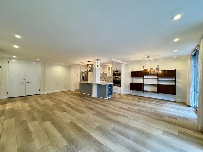 Photo - Luxury living in the heart of West Hollywood at the Kings Plaza!