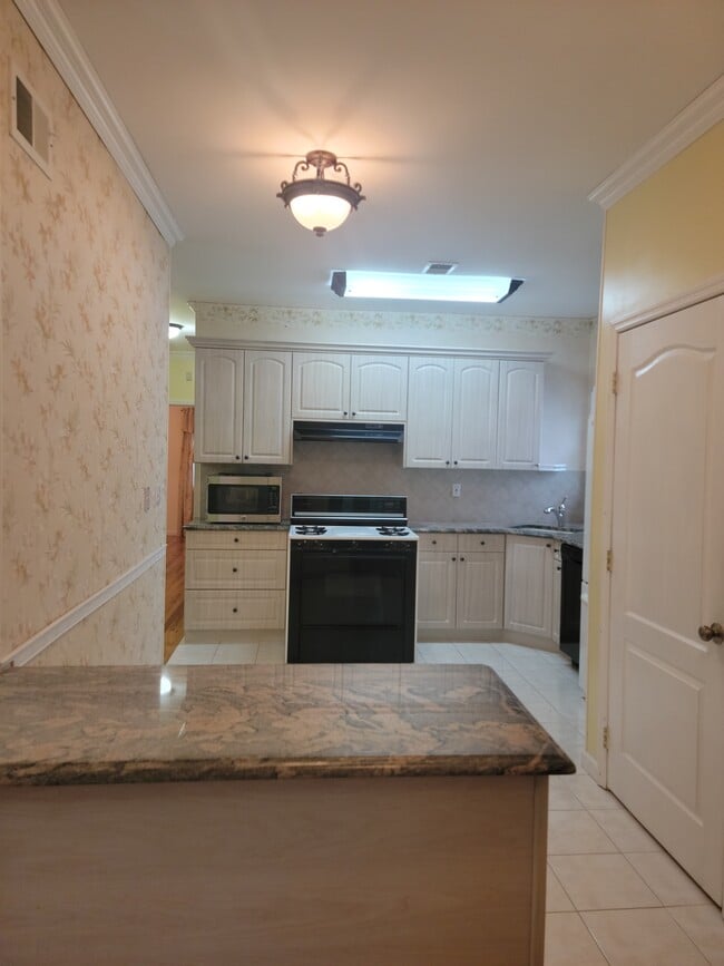 Photo - 14 Cornelia St Unit 1