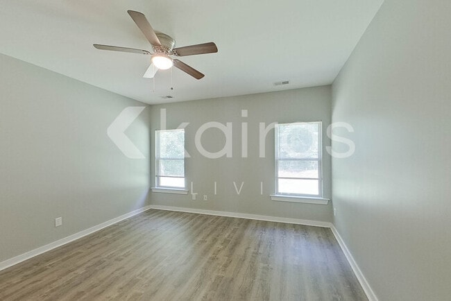 455 White Oak Cir