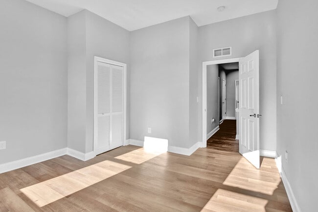 Photo - 1802 E 28th St