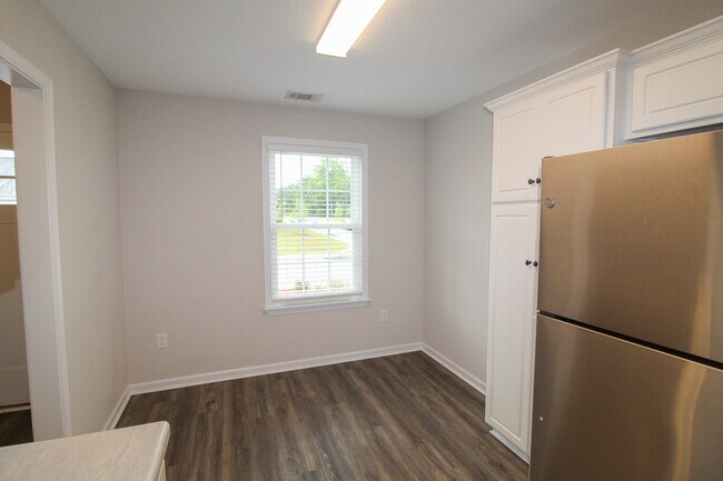 Photo - 432 Andover Dr