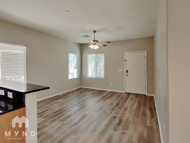 Photo - 7608 Tiffany Lamp Ct