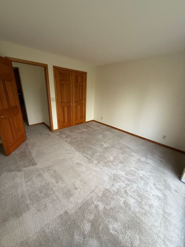 Photo - 19310-19330 Emerald Dr. (Duplex) Unidad 19310