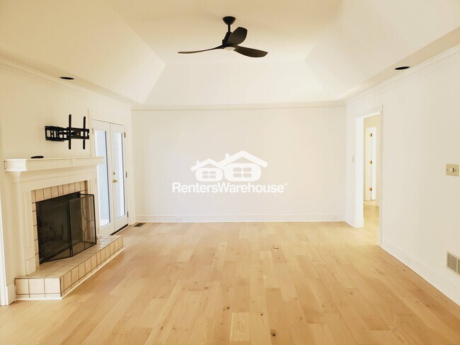 Photo - 4325 Sprucebough Dr