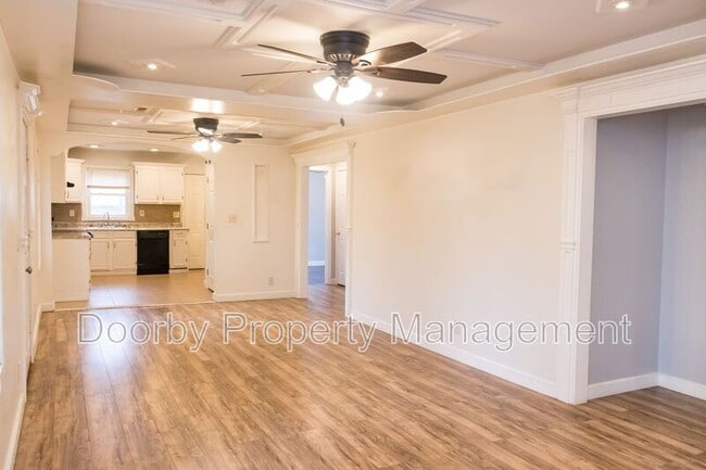 Photo - 604 S Cherokee St