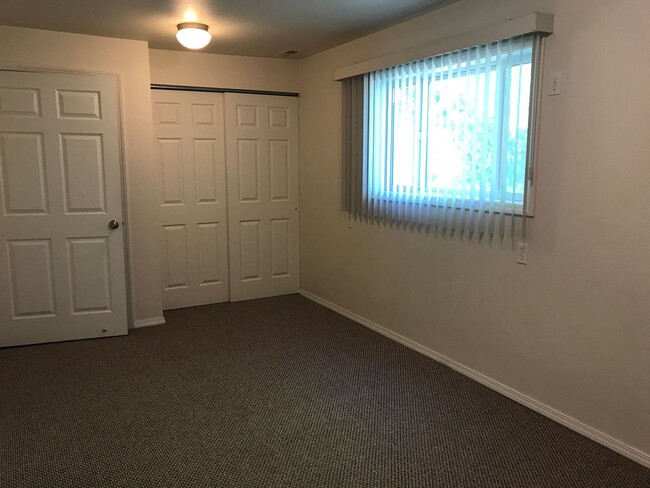 Photo - 7011 N Market St Unidad 7015