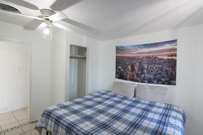 Photo - 601 N Copia St