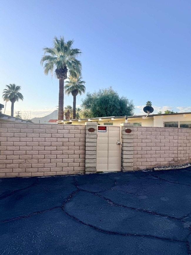 Photo - Coming Soon!
Mid-Century 2 Bedrooms / 2 Bathrooms