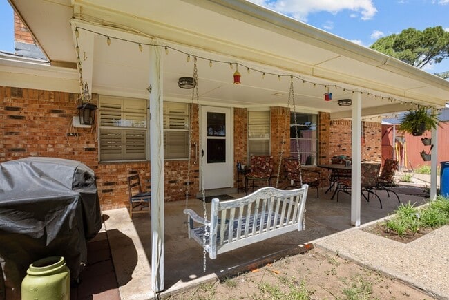 Photo - 3700 Fairmont Dr