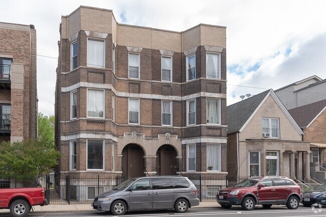 Building Photo - 2024 W Augusta Blvd Unit 2 Rental