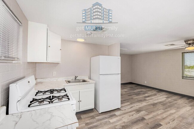 Photo - 1402 W Mercer Ln Unit 2