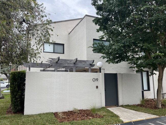 Photo - 4702 SW 67th Ave