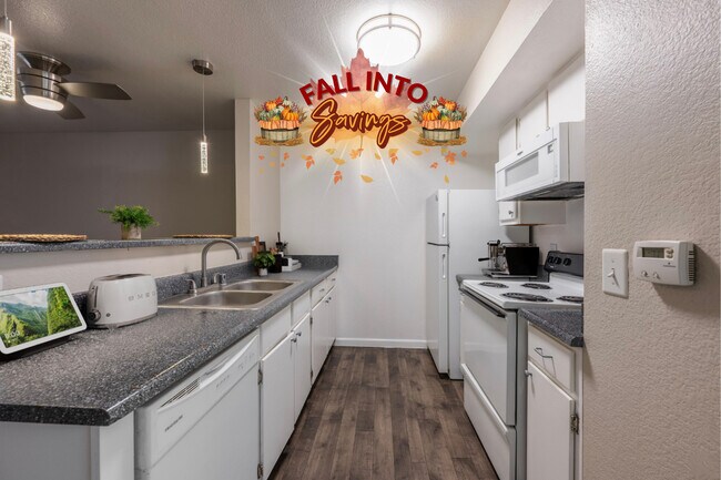Interior - Kitchen - Fremont Villas Rental