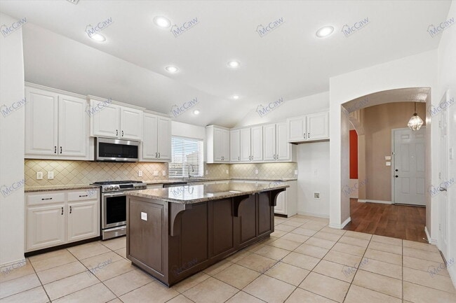 Photo - 1021 Ellis Way