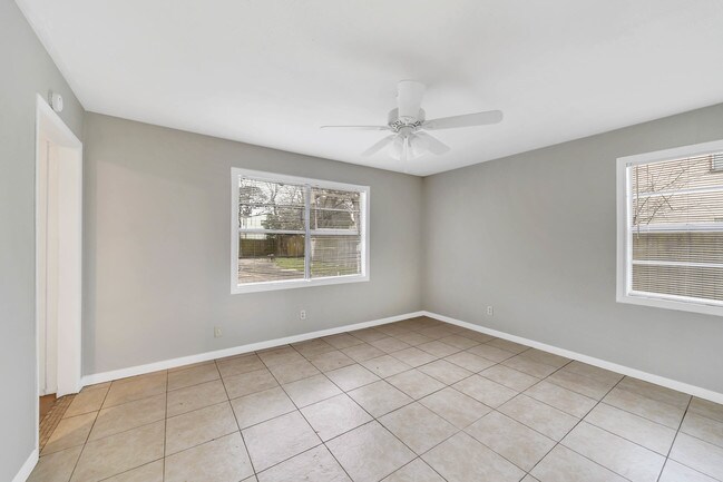 Photo - 1129 4th Ave N