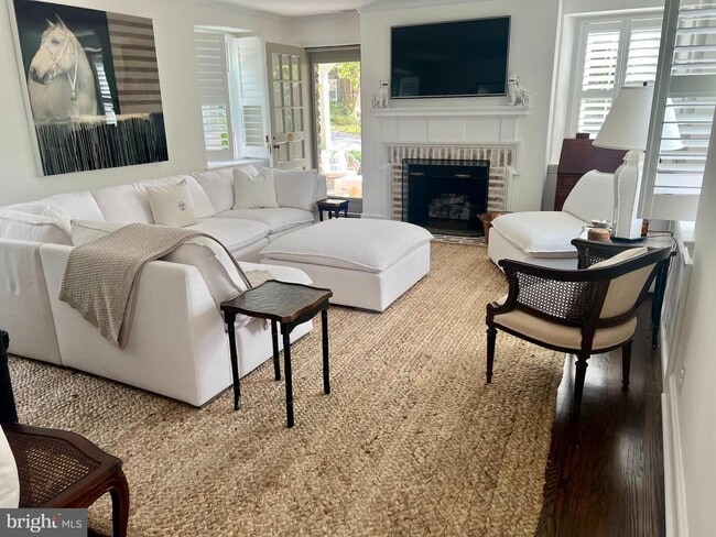 Photo - 1002 Crest Rd