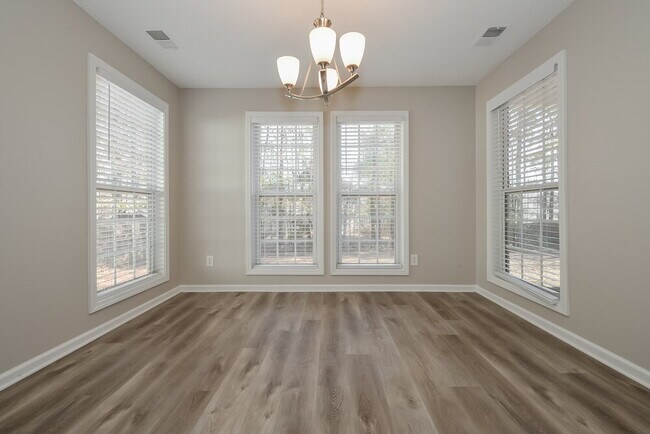 Photo - 173 Revolutionary Dr