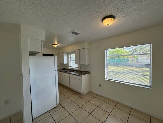Photo - Beautiful 3 Bed Home in Orlando