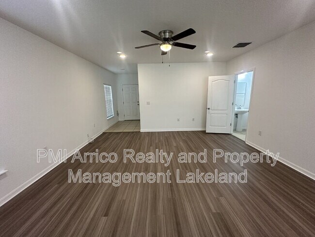 Photo - 3848 Exeter Ln