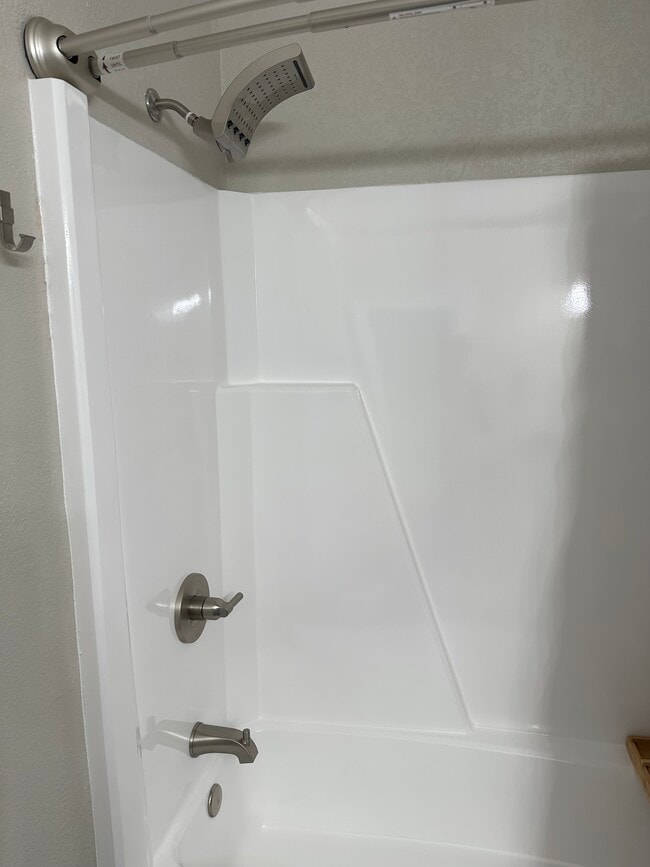 Photo - 296 Circuit Ln