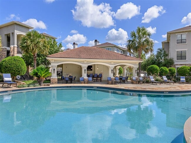 Photo - Marquis Lakeline Station