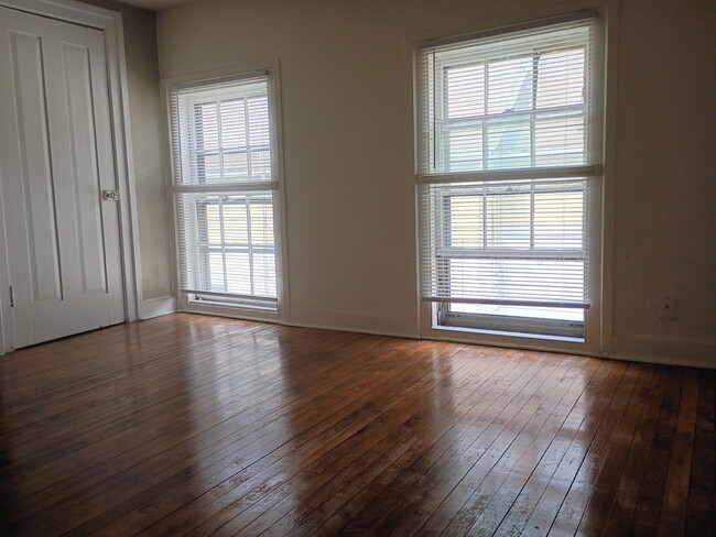 Photo - 834 65th St Unidad Studio Apartment for Rent