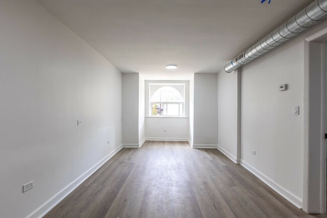 Building Photo - 1839 N Kedzie Ave Unit G