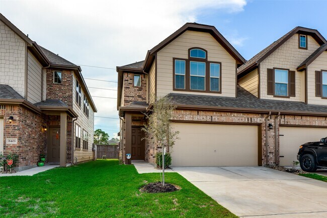 Photo - 8407 Hawthorn Vly Ln