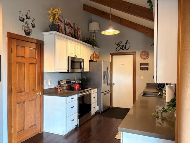 Photo - 499 Karen Dr