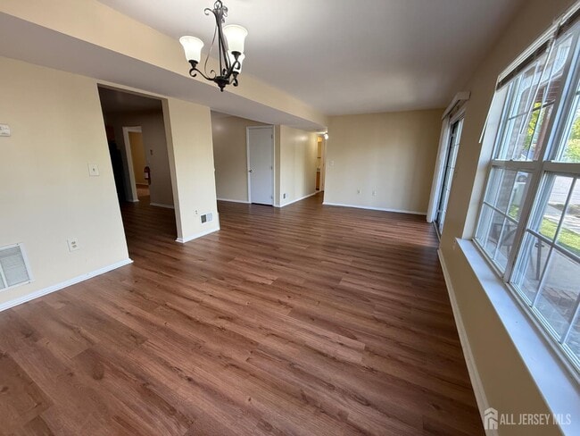 Photo - 1102 Stony Brook Way