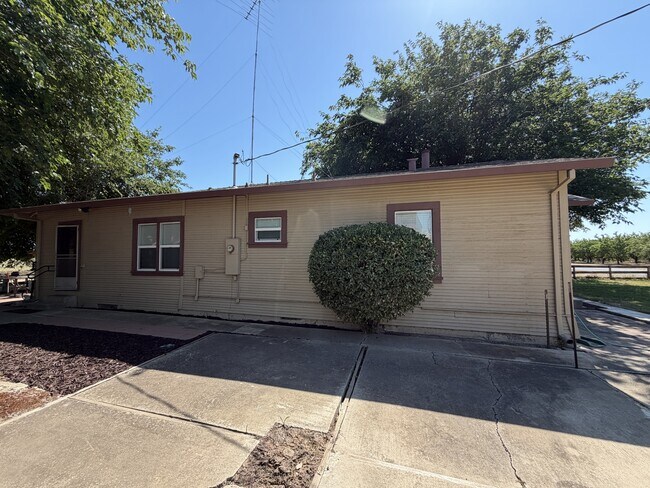 Photo - 1954 Eucalyptus Ave