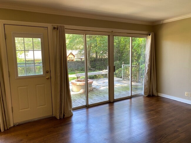 Photo - Beautiful 3/2 in South Highlands