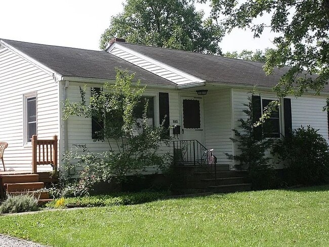 Building Photo - 1163 Hickory St