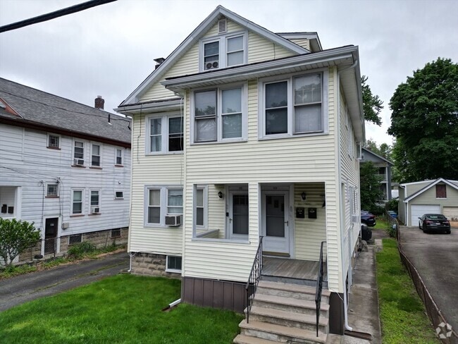 Building Photo - 219 Beech St Rental