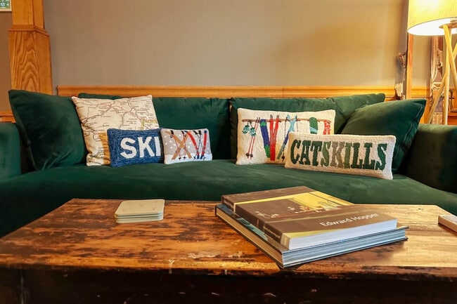 Building Photo - 155 Swart St