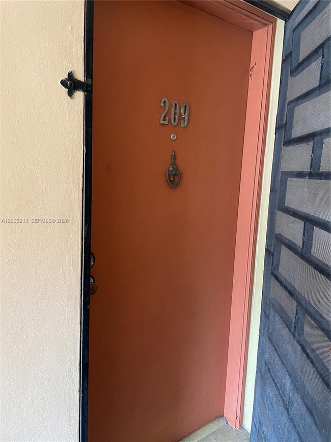 Building Photo - 401 NW 72nd Ave Unit 209-D