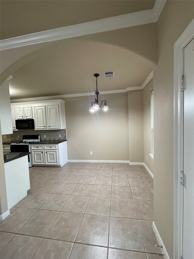 Photo - 10607 Mills Way