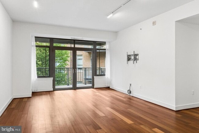 Photo - 2425 L St NW Unidad 431