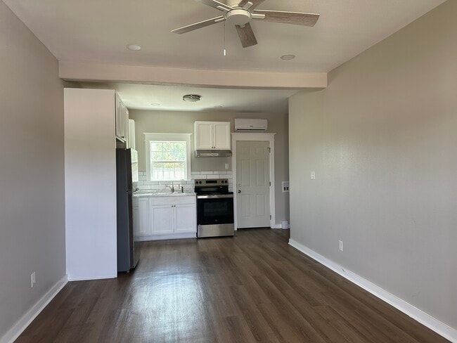 Photo - 1613 Harry St Unidad # A