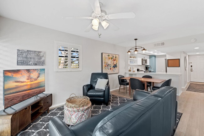 Building Photo - 600 Neapolitan Way