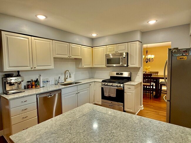 411 Sequoia Ct