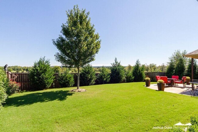 Photo - Georgeous 3 bedroom 2 bath home with SOLAR  and a view!