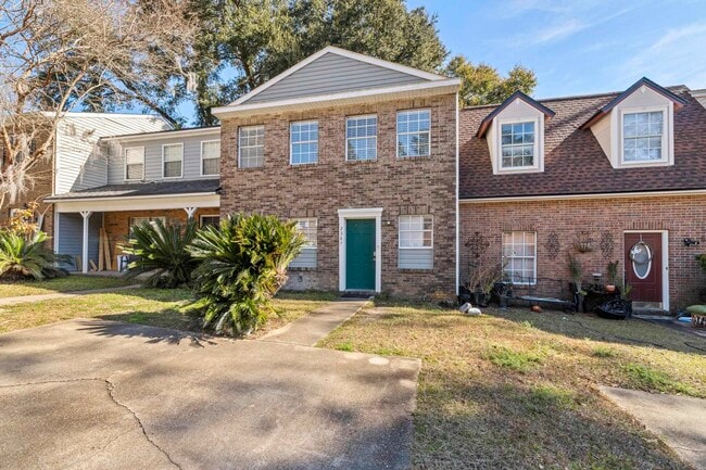 2387 Gregory Dr