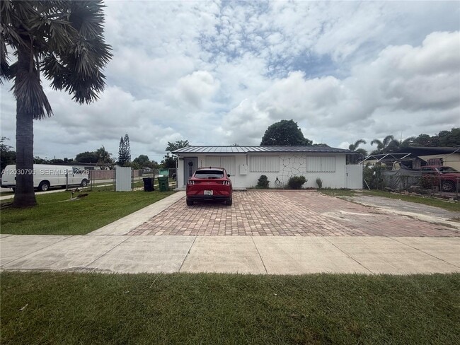 Building Photo - 28501 SW 147th Ct