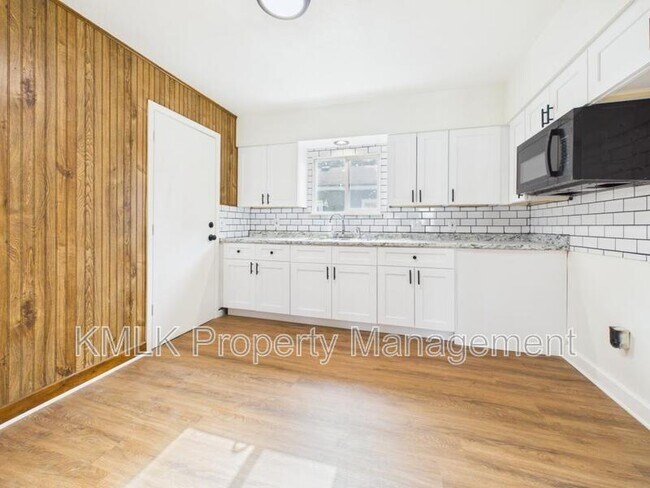 Photo - 1624 Merrill Ave